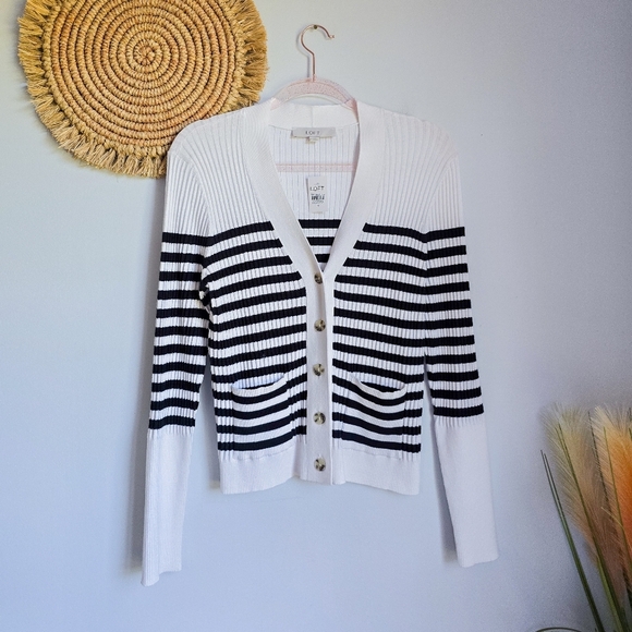 Ann Taylor LOFT New Stripe Ribbed Pocket V-neck Sweater Cardigan Size Medium - Picture 11 of 13